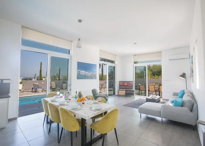 Polymnia Luxury Vila Protaras