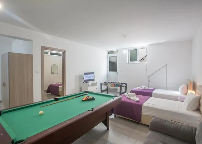 Polymnia Luxury Vila