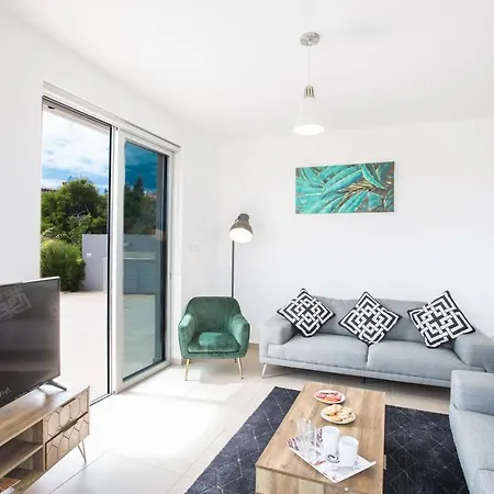 Polymnia Luxury Βίλα *