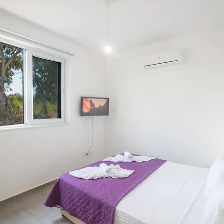 Polymnia Luxury
